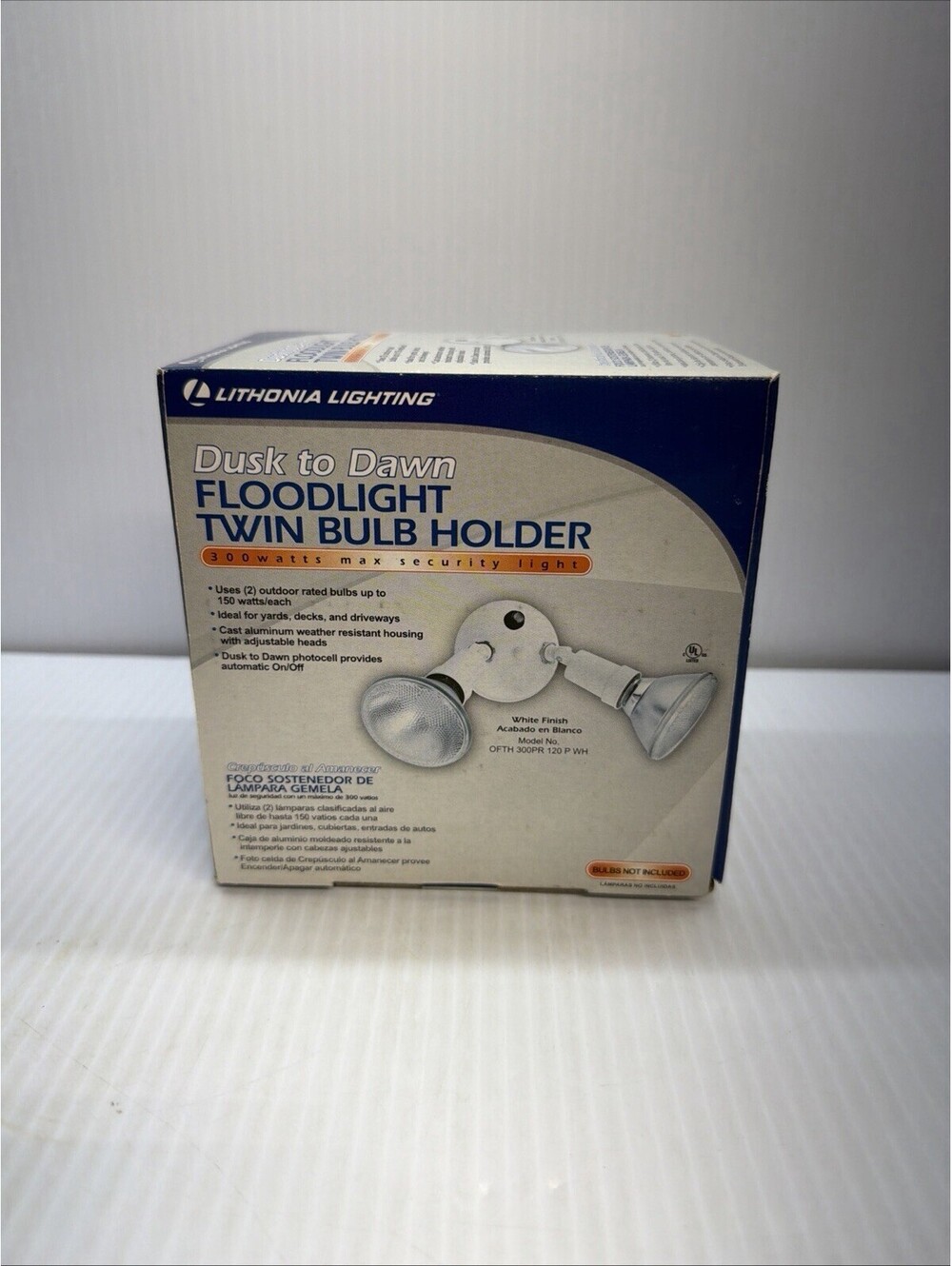 Lithonia 150W X2 300W 120V WH 2-Light Dusk-to-Dawn Twin Lamp Holder Security